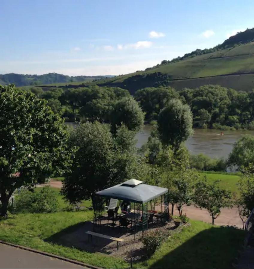 Casa Barzen - Stilvoll Urlauben An Der Mosel Appartement Reil Buitenkant foto