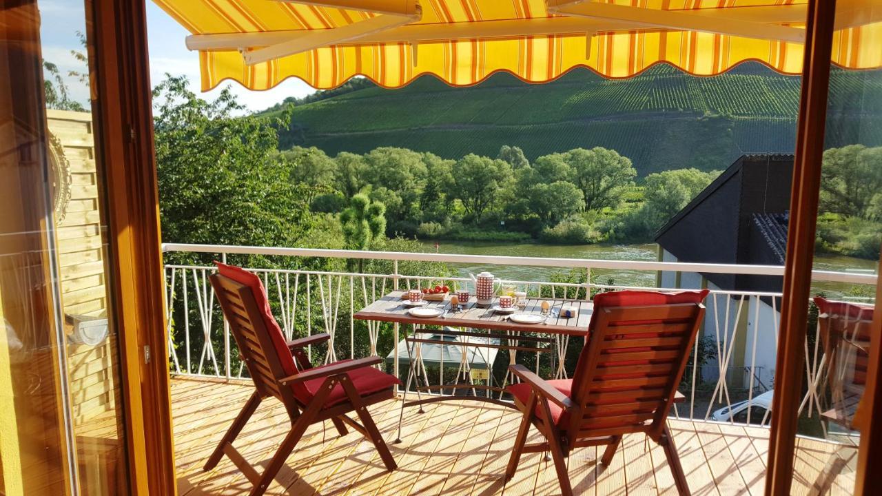 Casa Barzen - Stilvoll Urlauben An Der Mosel Appartement Reil Buitenkant foto